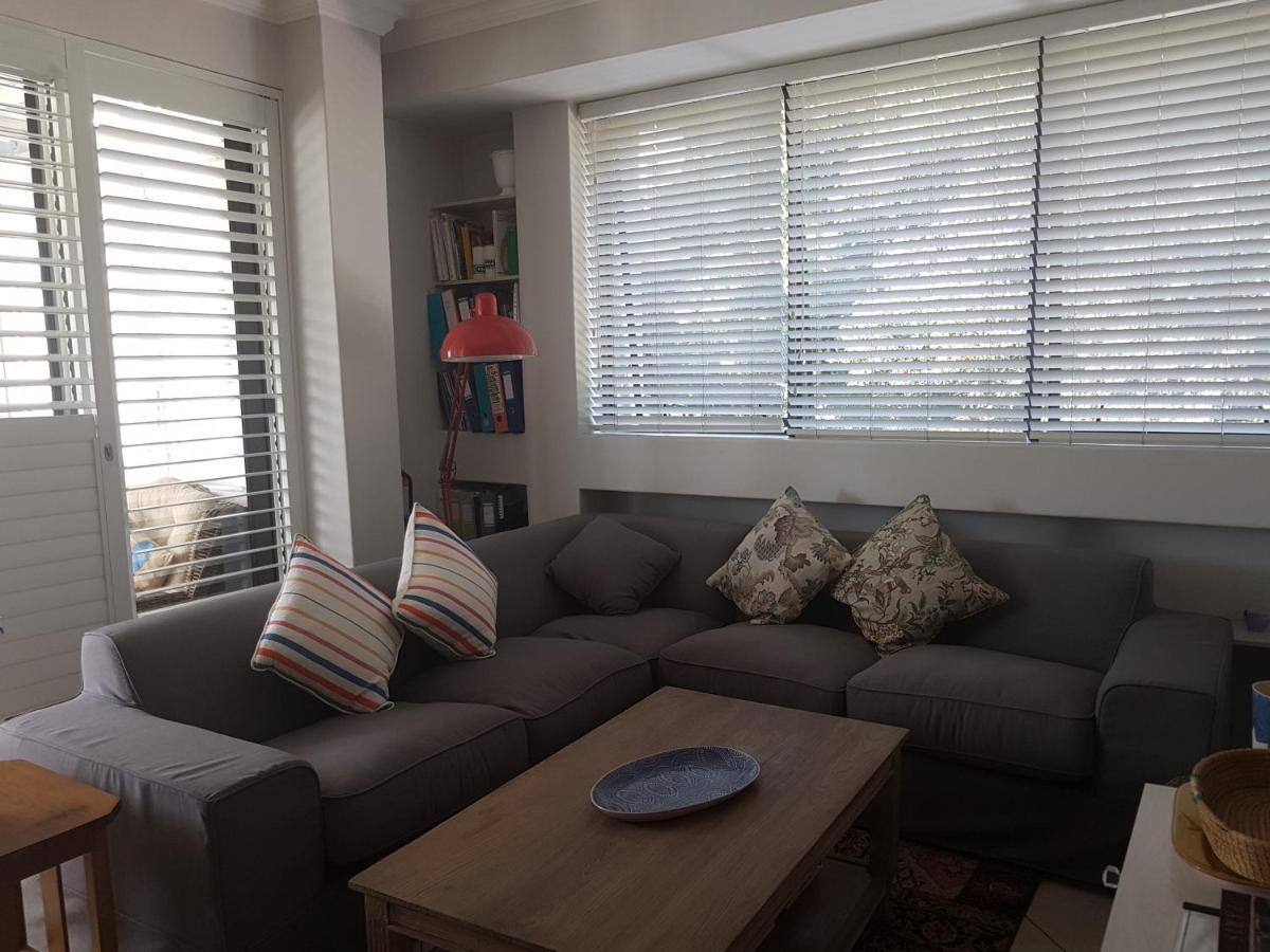 Modern, Centrally Located Dorp Street Apartment Стелленбос Экстерьер фото